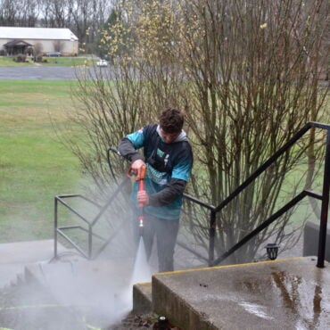 Concrete Pressure Washing by Prime and shine