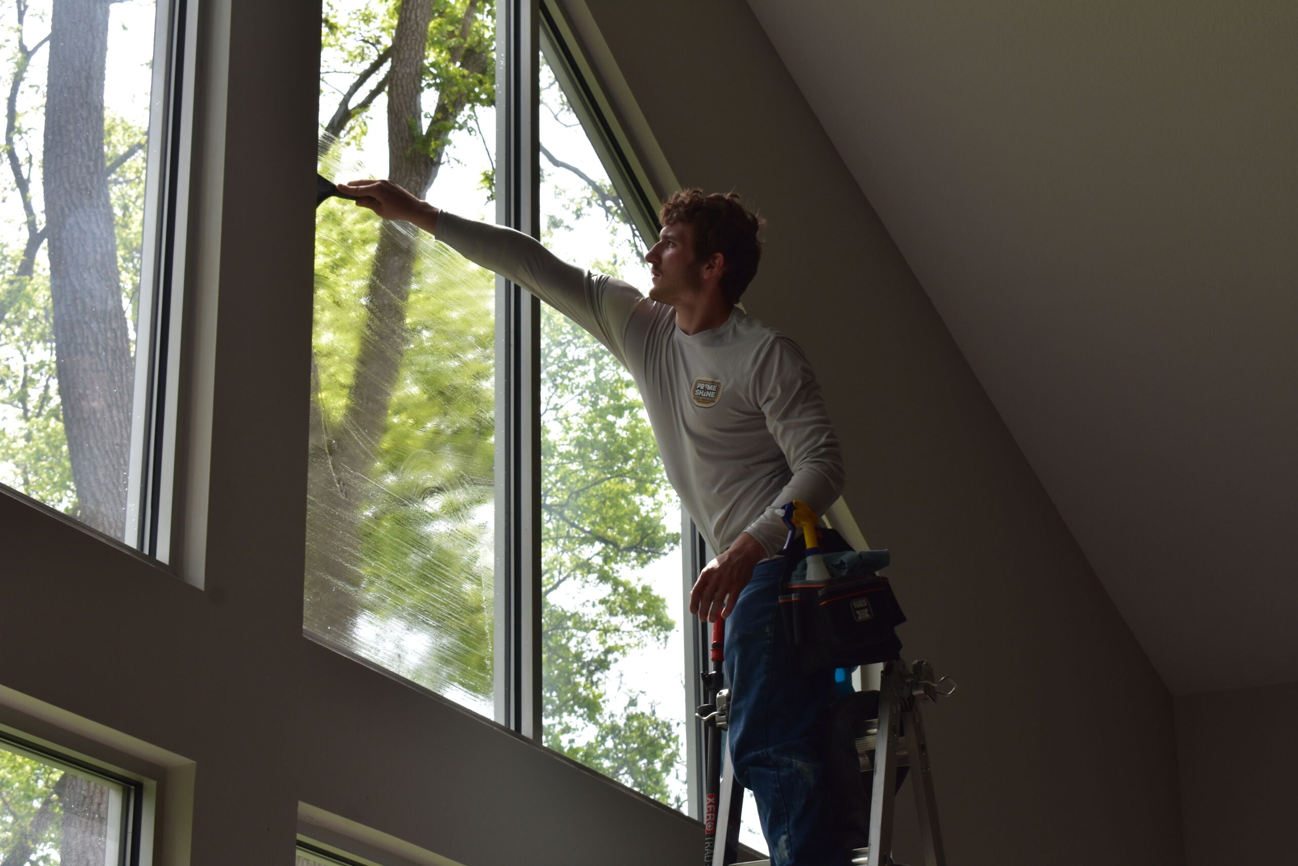 Get the best residential window cleaning services that Prime & Shine offers to get the results you need.
